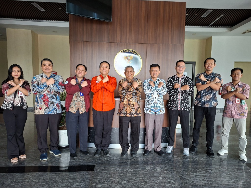 Foto Bersama ACAD-CSIRT dan Infoguard di BSSN
